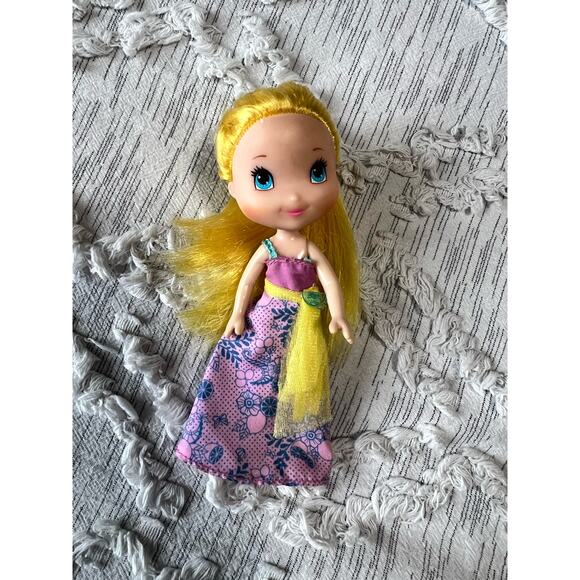 Berry Dazzling Lemon Meringue Doll 2008 Hasbro Strawberry Shortcake - Picture 3 of 9